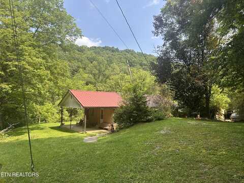 187 Van Huss Rd, Rose Hill, VA 24281