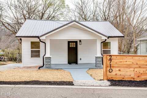 2710 Greenway Drive, Knoxville, TN 37918