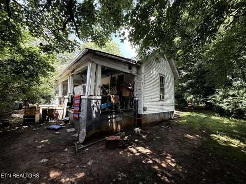 1006 Monroe St, Sweetwater, TN 37874