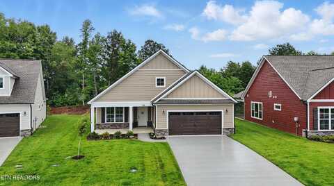 302 Trillium Tr, Lenoir City, TN 37771