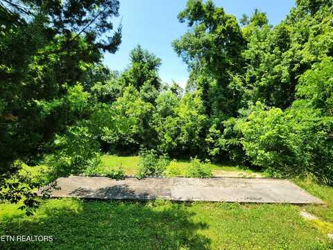 261 Harding Rd, Harriman, TN 37748