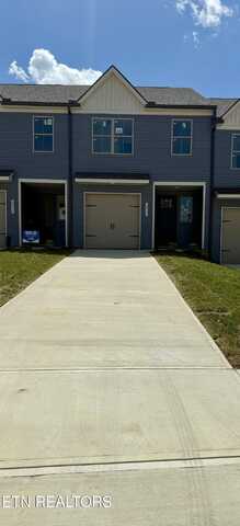 1817 Bennett Village Drive, Maryville, TN 37804