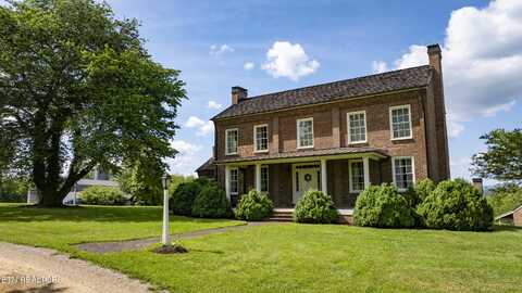 2590 Day Rd, Strawberry Plains, TN 37871