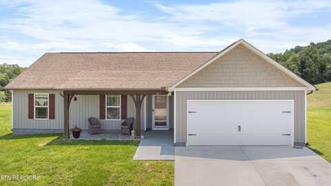 137 Storm Lane, Jacksboro, TN 37757