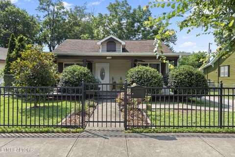 1132 Connecticut Ave, Knoxville, TN 37921