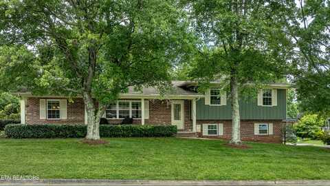 1502 Woodbury Court, Maryville, TN 37803