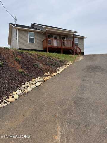 3296 Parker Blvd, Kodak, TN 37764