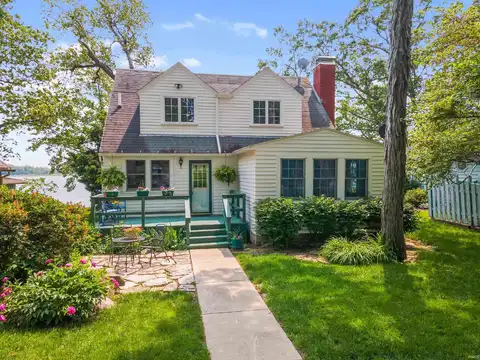 1329 E Northshore Drive, Syracuse, IN 46567