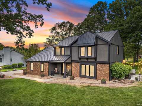 3830 E Oldfield Drive, Leesburg, IN 46538