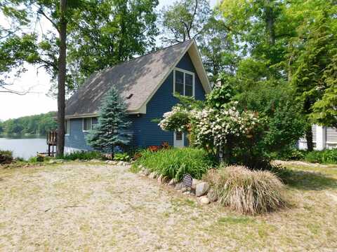 9381 E Promontory Point Drive, Syracuse, IN 46567
