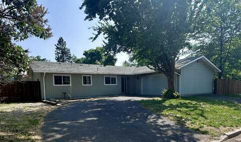 640 Pelican Street, Klamath Falls, OR 97601