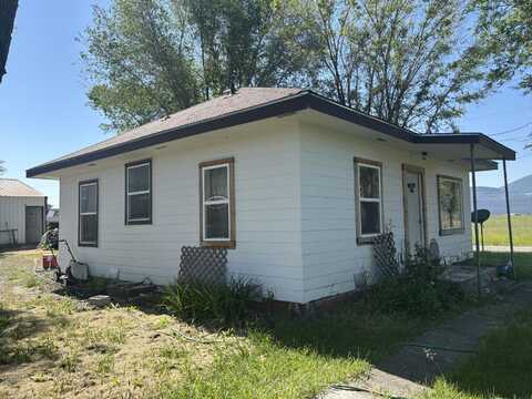 4791 Pine Grove Road, Klamath Falls, OR 97603