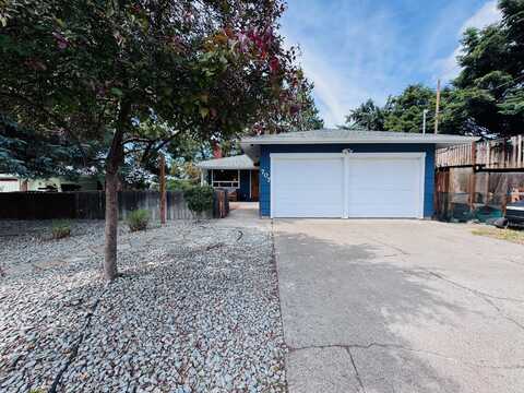 707 W Oregon Avenue, Klamath Falls, OR 97601