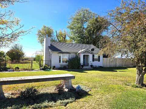 1896 Co Rd105, Tulelake, CA 96134