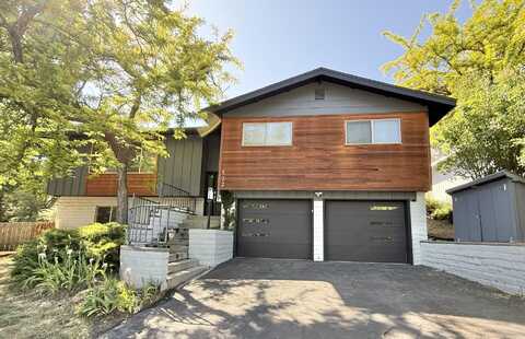 132 Mountain View Boulevard, Klamath Falls, OR 97603