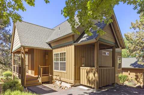 4652 Harrier Drive, Klamath Falls, OR 97601