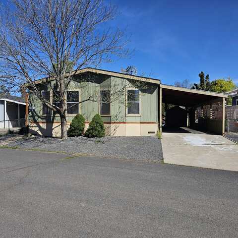 4647 Winter Avenue, Klamath Falls, OR 97603