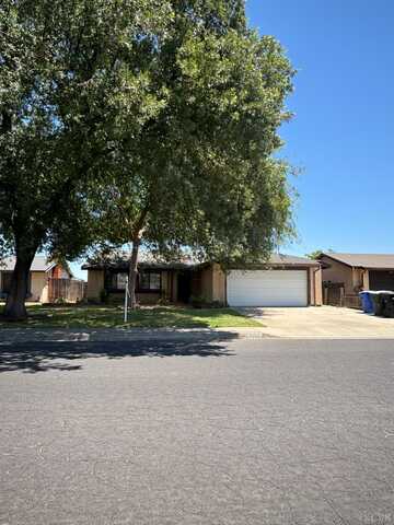 2039 Harrison Ave, Hanford, CA 93230