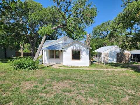 692 Town Creek Rd, Kerrville, TX 78028
