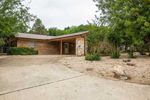 1714 Silver Saddle Dr, Kerrville, TX 78028