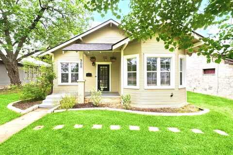 908 Myrta St, Kerrville, TX 78028