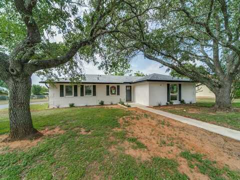 323 Broadmoor Dr, Fredericksburg, TX 78624