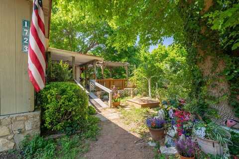 1723 Scott Rd, Kerrville, TX 78028