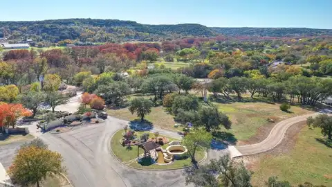 102 Cypress Estates Pkwy W, Ingram, TX 78025