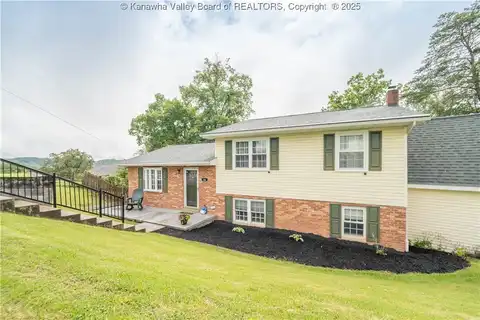 14 Douglas Drive, South Charleston, WV 25309