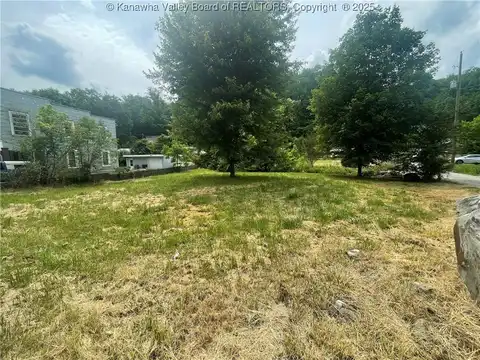 4253 W Washington Street, Charleston, WV 25387