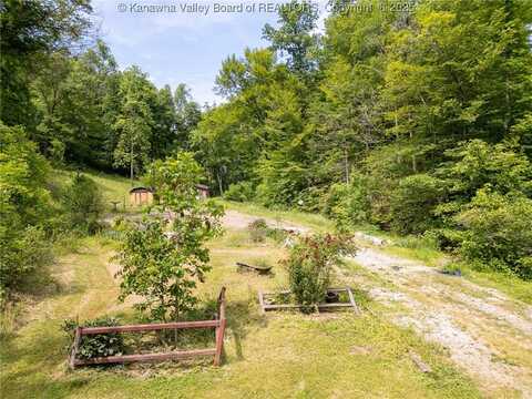 478 Scarberry Hollow Road, Lesage, WV 25537