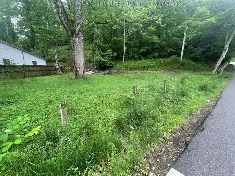 1072 Berry Hills Drive, South Charleston, WV 25309