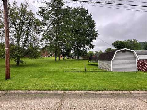 210 Melrose Drive, Hurricane, WV 25526
