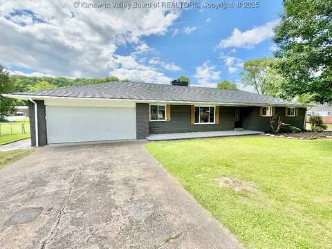 25 Lee Drive, Saint Albans, WV 25177
