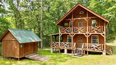 586 Grannies Creek Road, Newton, WV 25266