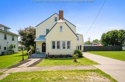 305 Dudding Avenue, Hurricane, WV 25526
