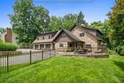 1582 Pine Hill Road, Charleston, WV 25314