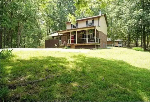 690 Rambling Hills Road, Elkview, WV 25071