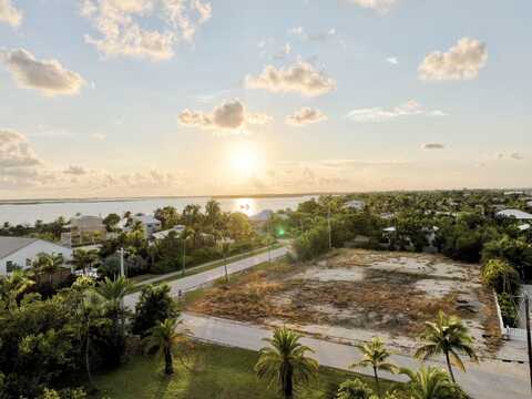 17215 Keystone Road, Sugarloaf Key, FL 33042