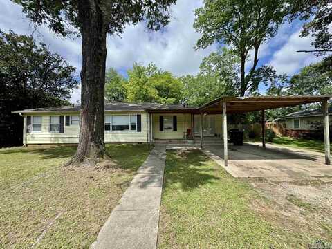 1009 Willow Springs Dr., Longview, TX 75604