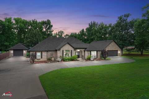 2702 Houston St, Kilgore, TX 75662
