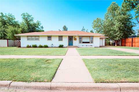 825 W Tennessee Street, Floydada, TX 79235