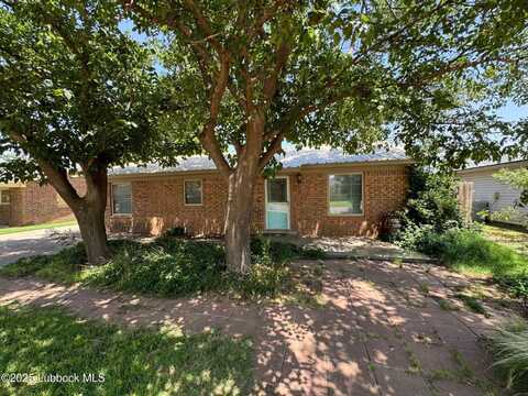 820 Hickory Street, Idalou, TX 79329