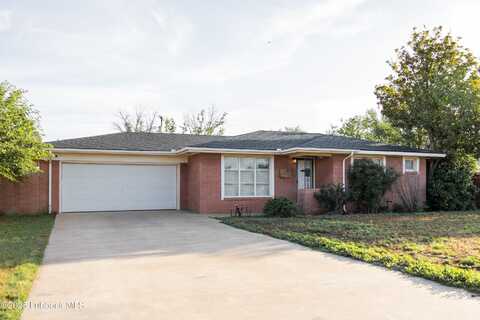 307 Hicks Place, Levelland, TX 79336