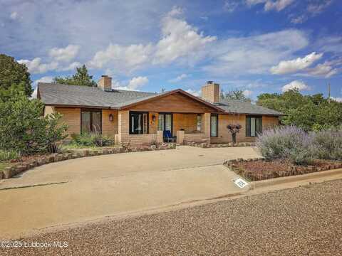 805 2nd Street, Plains, TX 79355