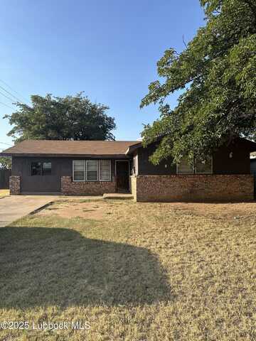 2220 38th Street, Lubbock, TX 79412