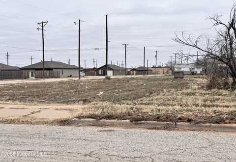 3022 E 2nd Place, Lubbock, TX 79403