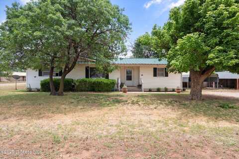 801 4th Street, Smyer, TX 79367