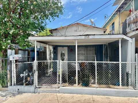 1710 San Eduardo Ave, Laredo, TX 78040