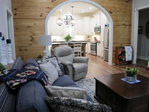 1208 Leslie Lane, Lufkin, TX 75901